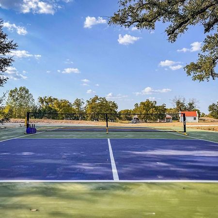 Container Home With Rooftop Views And Pickleball-Pecan Grove Bellmead Kültér fotó