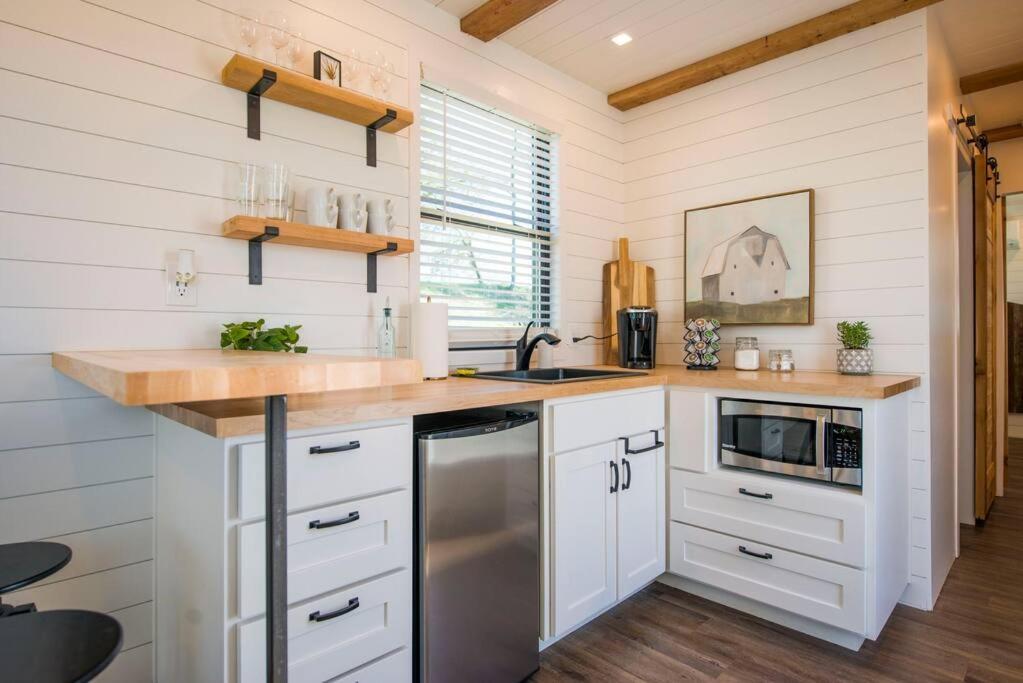 Container Home With Rooftop Views And Pickleball-Pecan Grove Bellmead Kültér fotó