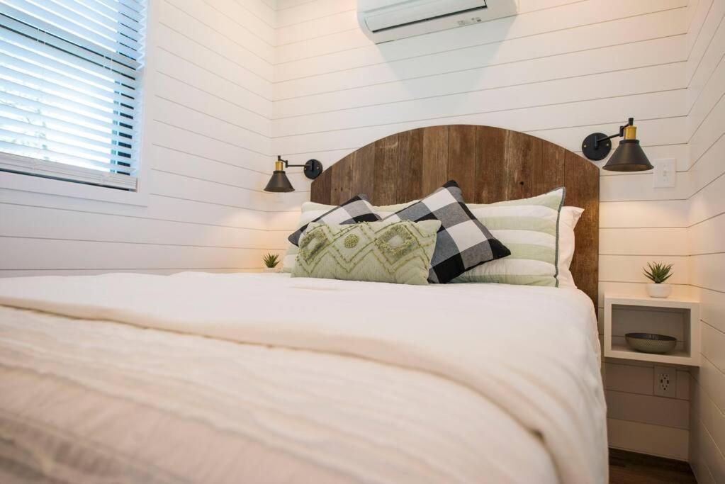 Container Home With Rooftop Views And Pickleball-Pecan Grove Bellmead Kültér fotó
