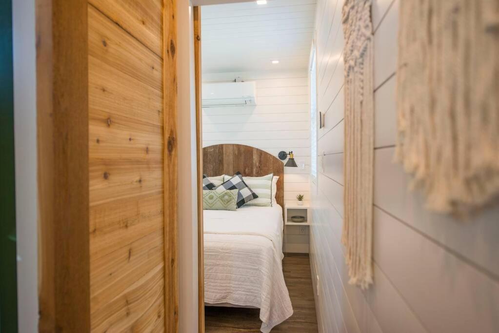 Container Home With Rooftop Views And Pickleball-Pecan Grove Bellmead Kültér fotó